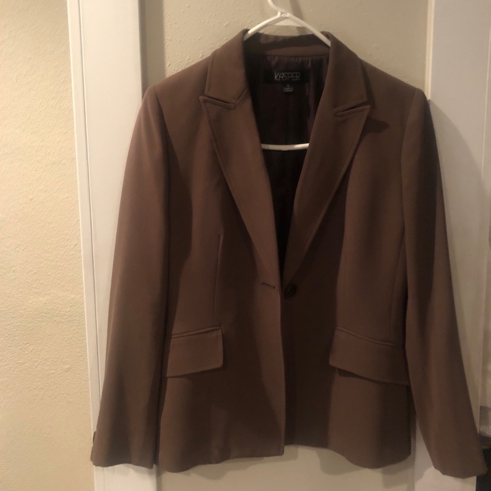 Kasper pantsuit and green blouse